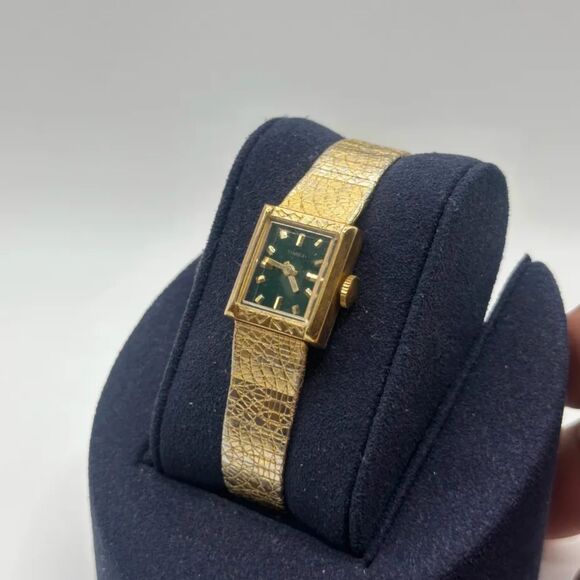 Vintage Timex Gold Tone Green Dial Manual Wind Women's Watch - Picture 2 of 7